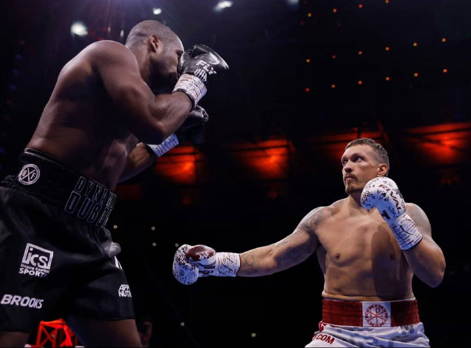 Олександр Усик став абсолютним чемпіоном світу