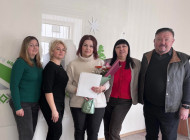 У Славутичі подякували прийомним батькам: дитина знайшла родину