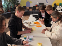 У Славутичі молодь долучилася до челенджу «Квітка відродження»