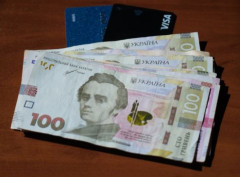 Виплати до Дня Незалежності: хто отримає автоматично, а кому доведеться йти до Пенсійного фонду
