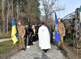 У Славутичі попрощалися із захисником Микитою Шершнем