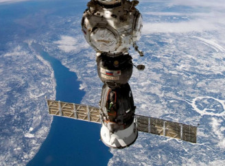 Росія може розмістити ядерну зброю в космосі і вивести з ладу тисячі супутників