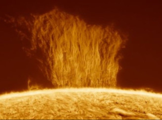 Сонце викинуло найбільшу хмару плазми цього року у напрямку Землі