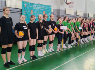 Юні спортсменки зі Славутича вибороли четверте місце на обласному етапі Всеукраїнських шкільних ліг з волейболу