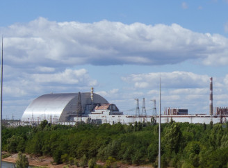 Представники Greenpeace відвідали Чорнобильську АЕС і оцінили наслідки російської атаки дрона