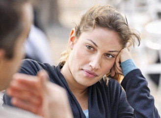 6 лайфхаків, як тактовно завершити неприємну розмову