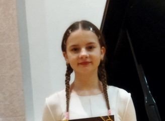 Юна піаністка зі Славутича здобула перемогу на міжнародному конкурсі