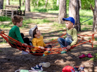 15 креативних ідей для активного літа за містом для дітей та батьків: бюджетно та весело