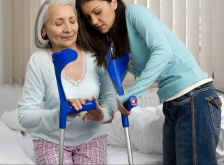 Догляд за літніми людьми у Львові: організація опіки та щоденний супровід