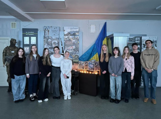 У Славутичі до Дня Героїв Небесної Сотні провели рольову зустріч для учнівських лідерів