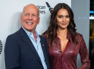 Брюса Вілліса поселили в окремому будинку через прогресування хвороби