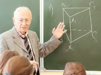 Вчителі зможуть вийти на пенсію у 55 років: в Україні оновили правила