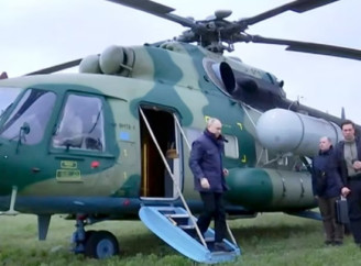 Гелікоптер путіна потрапив у зону атаки дронів під час візиту до Курської області