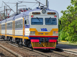 Через обстріли у Фастові змінено рух приміських поїздів: частину рейсів Славутича та Чернігова скасовано