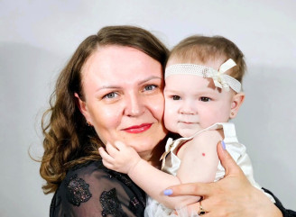 У Славутичі провели фототерапію для молодих мам: емоційна підтримка через образ епохи Гетсбі