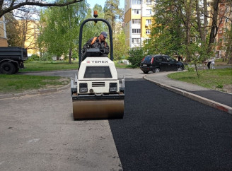 У Славутичі триває ремонт доріг у трьох кварталах: оновлюють асфальт
