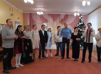 Вихованці центру «БлагоДар» поринули у новорічну казку