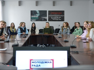 Молодь і депутати Славутича за одним столом: ідеї, дії, партнерство