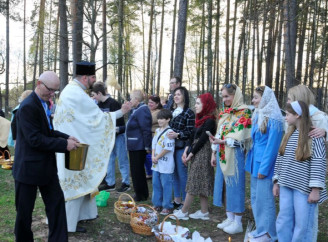 У Славутичі освятили великодні кошики в храмі УГКЦ «Неустанна Поміч»