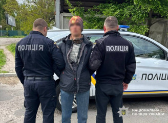 У Чернігові чоловік із ножем погрожував працівнику ТЦК: відкрито кримінальне провадження