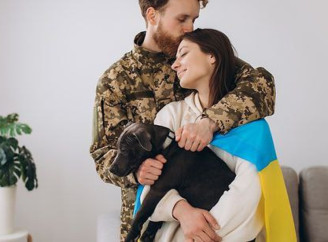 «Дружина ветерана»: безоплатна онлайн-програма підтримки для жінок, які стоять поруч із тими, хто захищає Україну