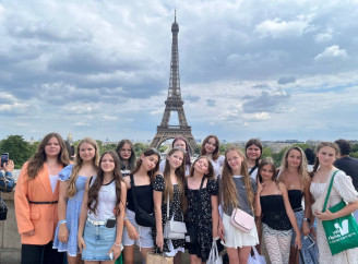 Наші у Парижі: як юні танцюристки зі Славутича підкорили Францію