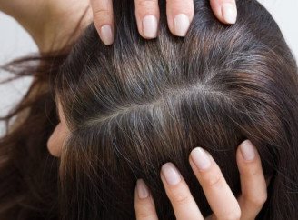 Як зафарбувати сивину натуральними засобами: простий рецепт для міцного та блискучого волосся