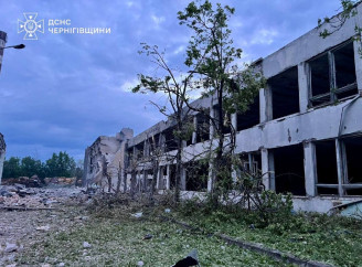 У Чернігові понад 30 багатоповерхівок постраждали від російських ударів: триває відновлення