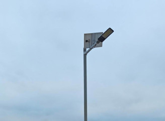 У котеджній забудові Славутича встановили автономне освітлення на сонячних панелях