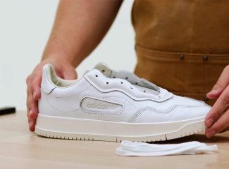 Простий домашній спосіб зробити підошву кросівок білосніжною: лише 3 інгредієнти