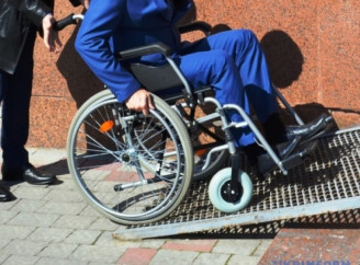 Славутичан запрошують пройти анкету з оцінки безбар’єрності на Київщині