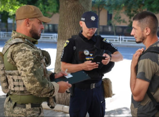 В Україні пропонують карати за образи військових штрафами та ув’язненням