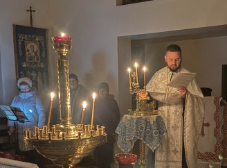Служба у блекаут у Славутичі у храмі УГКЦ відслужили велике повечір'я з литією напередодні Хрещення