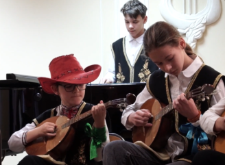 У Школі мистецтв Славутича відбувся концерт струнно-щипкових інструментів