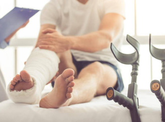 У Славутицькій лікарні відновлено консультації ортопеда: графік прийому та контакт