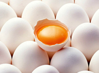 В Україні стрімко дорожчають курячі яйця: ціна перевищила 70 гривень за десяток у супермаркетах