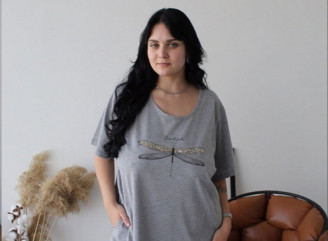  Домашній комфорт для пишних форм: нічні сорочки, халати та лосини великих розмірів