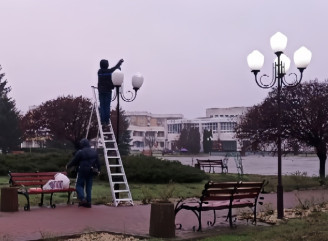 У Славутичі відновили зовнішнє освітлення на центральній площі та проспекті Незалежност