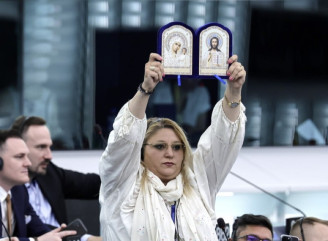 Румунську євродепутатку Шошоаке можуть направити на психіатричну експертизу