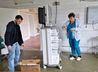 Славутицька лікарня отримала сучасне лапароскопічне обладнання від МАГАТЕ