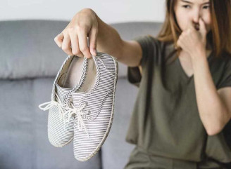 Як прибрати запах з взуття за кілька хвилин