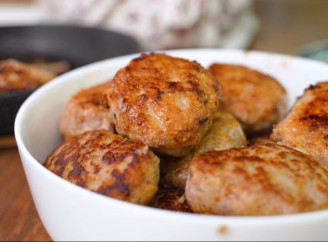 Як приготувати найніжніші та соковиті котлети: секрет у простому продукті