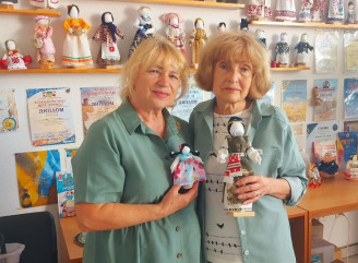 Дитяча бібліотека Славутича отримала альманах фронтової поезії