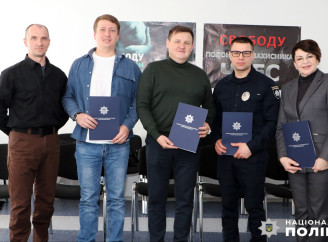 У Славутичі розпочали реабілітацію ветеранів МВС у басейні «Дельфін»