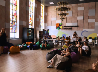 У Славутичі презентували безбар’єрний маршрут і провели арт-терапію