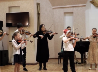 У Славутичі показали відео концерту юних музикантів струнно-смичкового відділу