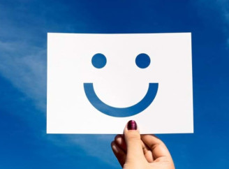 П’ять речей, які реально приносять щастя: психологи розповіли, що працює краще за шопінг і солодке