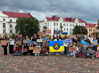 У Чернігові відбулася мирна акція на підтримку полонених Захисників ЧАЕС і зниклих безвісти