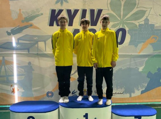 Вихованці КДЮСШ Славутича виступили на Кубку України зі стрибків на батуті