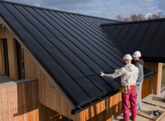 Ремонт покрівлі даху в Києві: коли, як і що враховувати